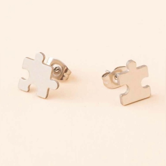 🧩 Stainless Steel Silver Puzzle Piece Stud Earrings NWT - Picture 5 of 5